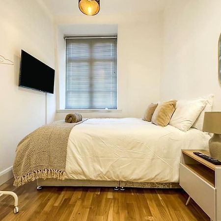 Newly Refurbished Luxury 3 Bedroom Apartment Лондон Екстер'єр фото